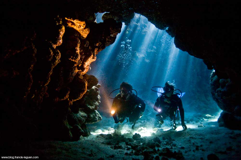 mer-rouge-grotte
