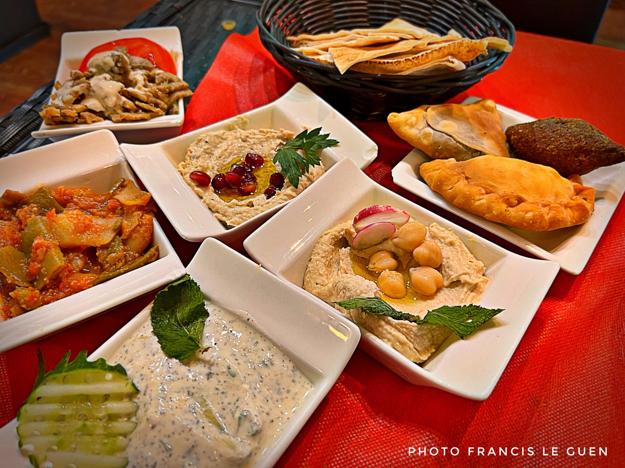 Villa Mont Liban - Restaurant - Marseille - architecture, Notre-Dame, corniche
