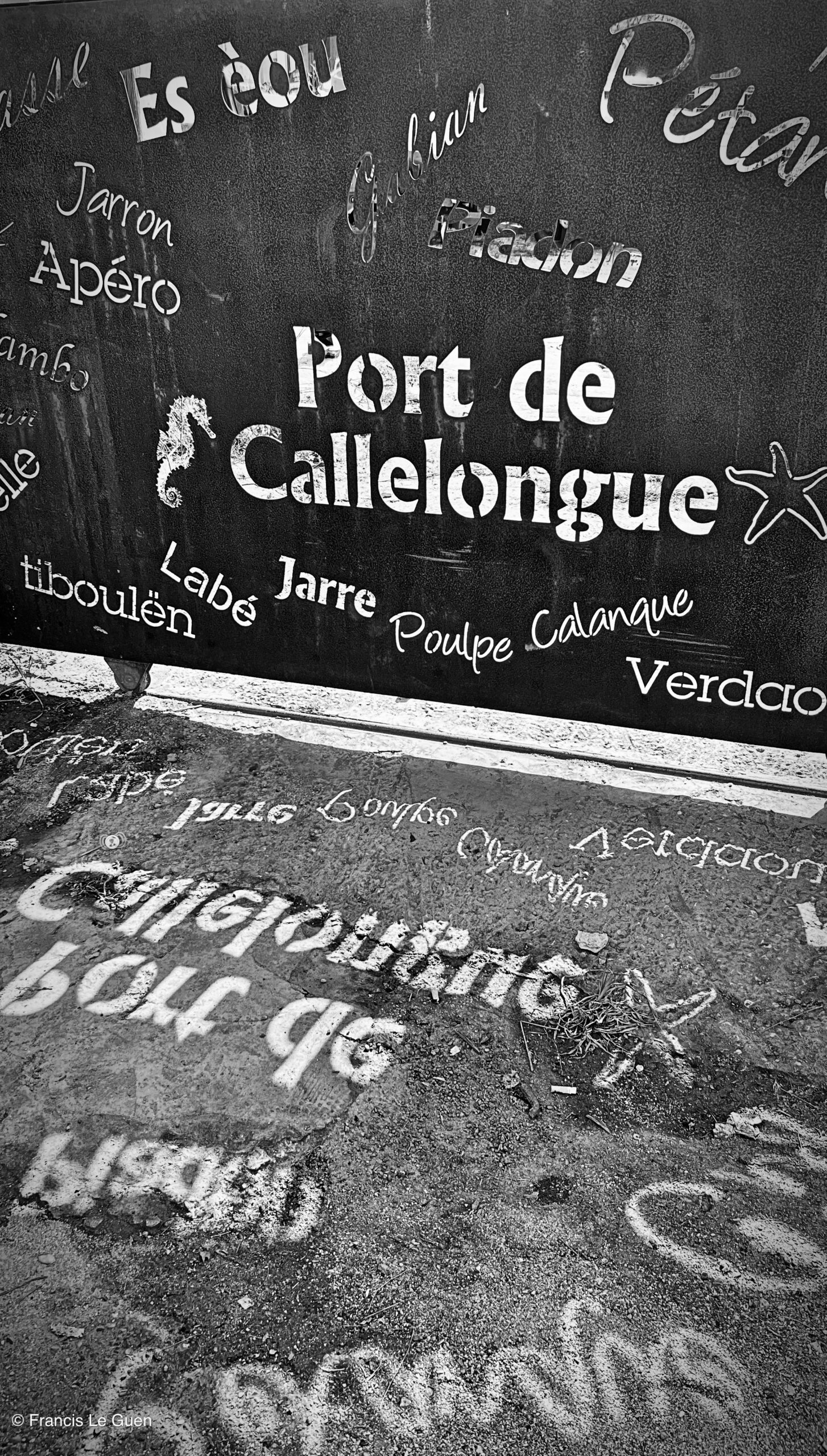 La grotte - Restaurant - Marseille - architecture, Méditerranée, panier