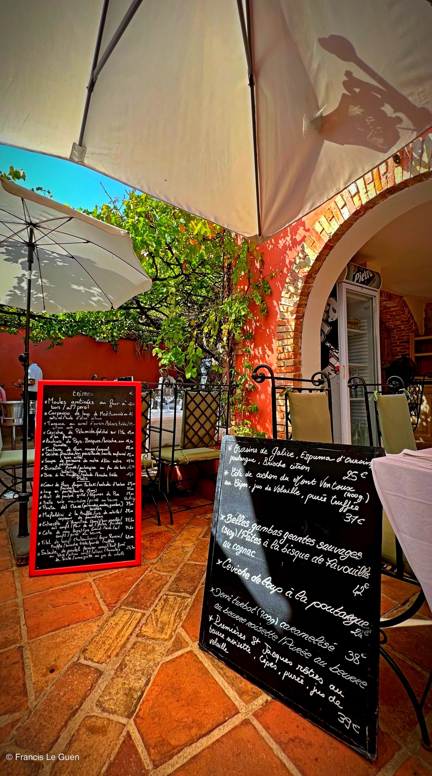 La grotte - Restaurant - Marseille - architecture, Méditerranée, panier