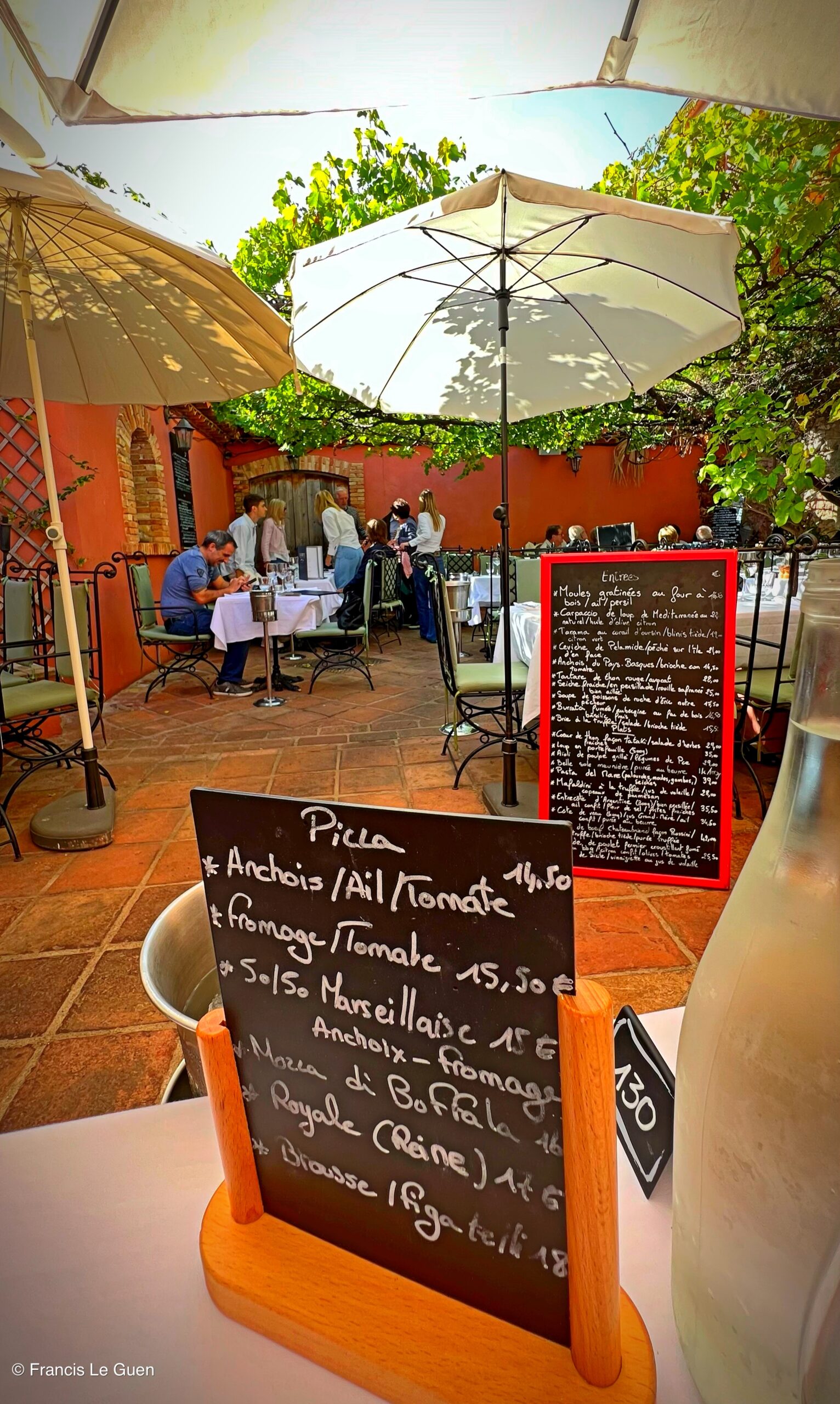 La grotte - Restaurant - Marseille - architecture, Méditerranée, panier