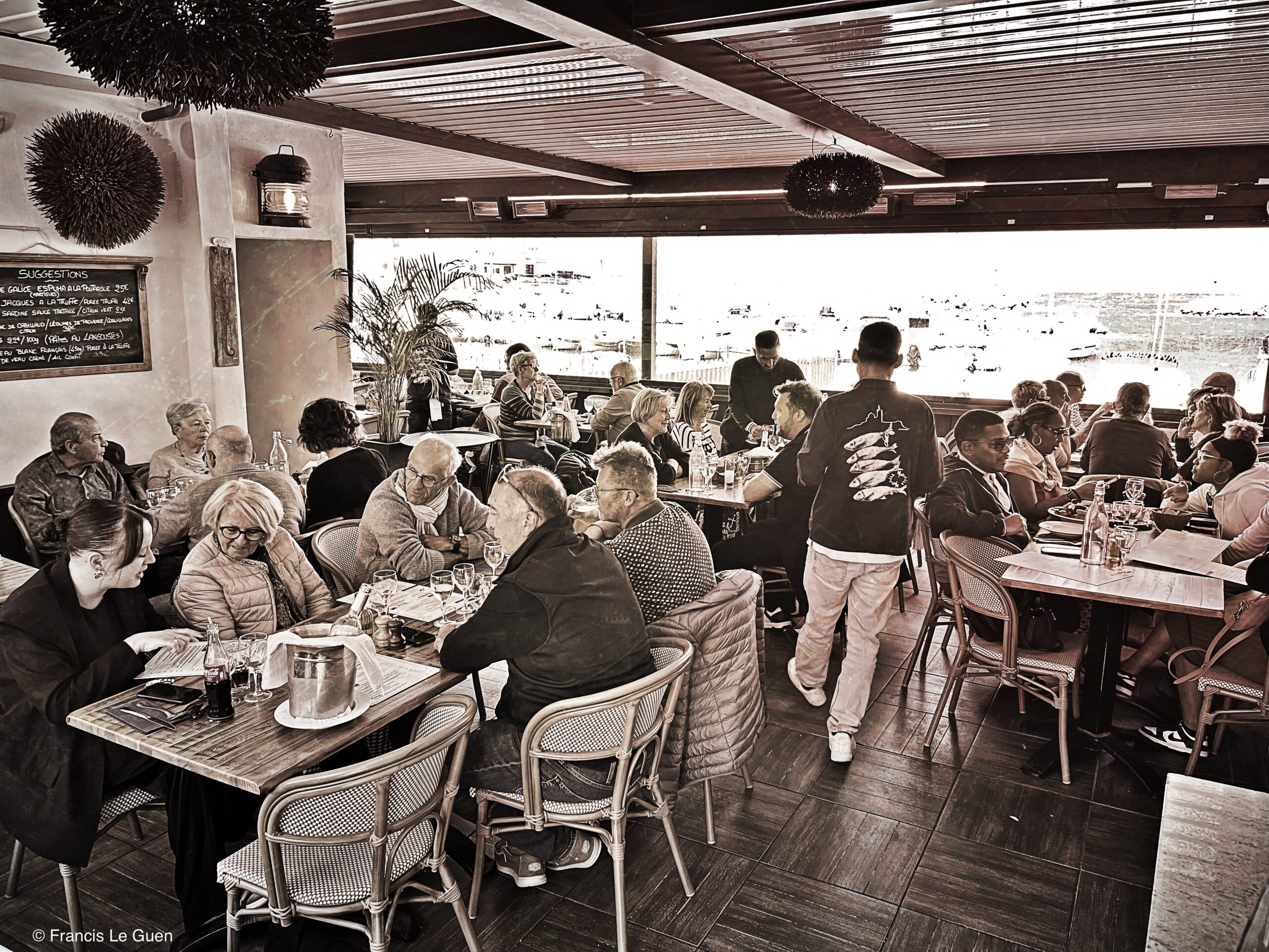 Grand bar des Goudes - Marseille - Marseille - architecture, port, lumière