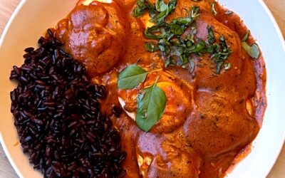 Les oeufs en sauce tomate